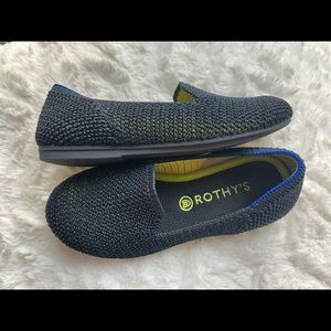 !MAKE AN OFFER! Rothy’s Girls Loafer in Metallic Lattice Stitch